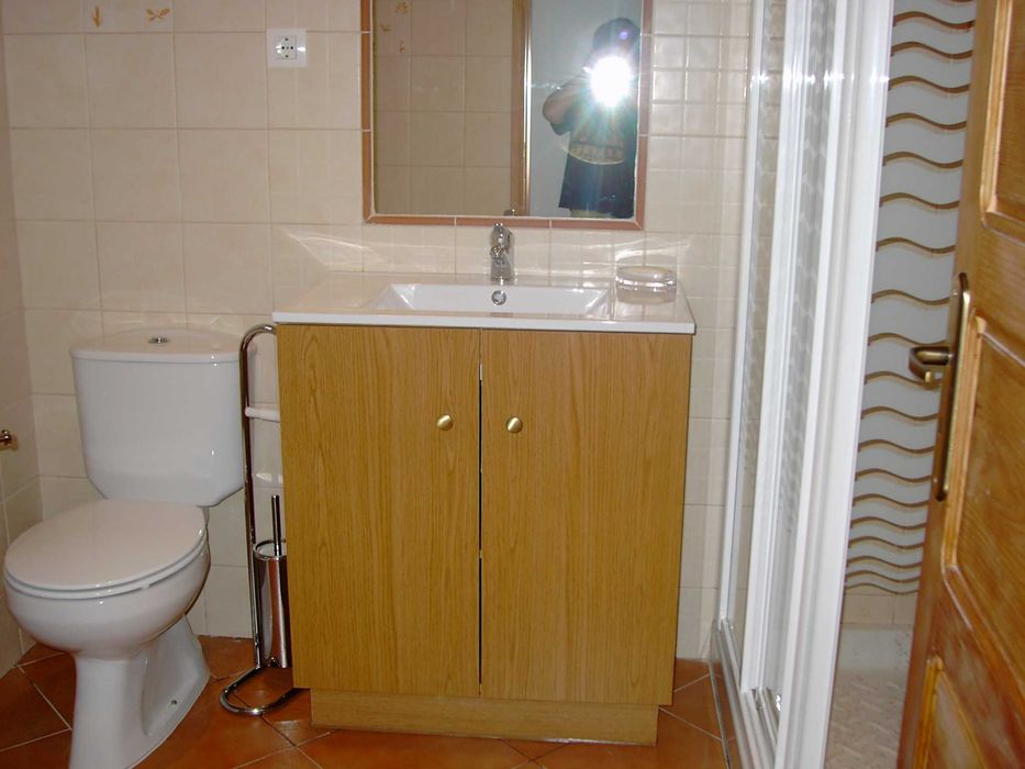 Quarto, individual, perto do Polo Universitário do Alto  Ajuda