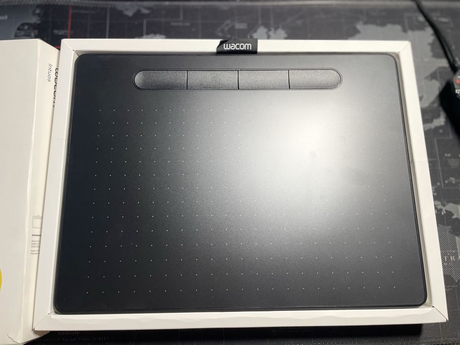Графічний планшет Wacom Intuos M (2018) — ІДЕАЛЬНИЙ СТАН