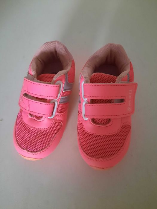 Sapatos menina tamanho 20