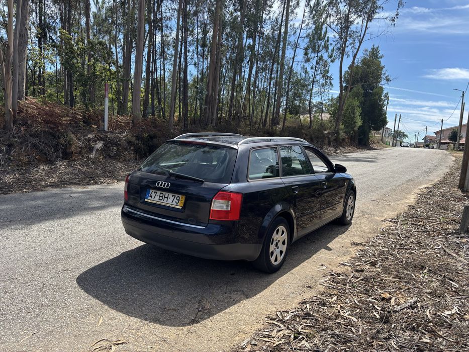 Audi A4 Avant (8E) 1.9 TDI 131cv (2001) - Azul - Carrinha Espaçosa e Fiável