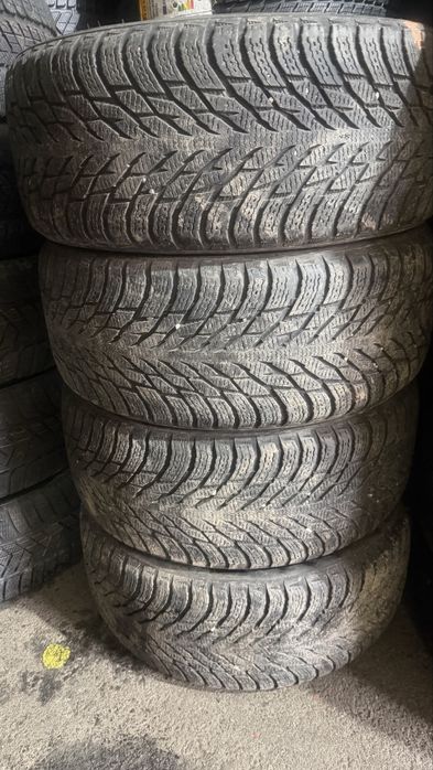 245/40/20Nokian Hakkapeliitta R 3