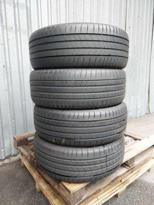Резина Шини 225 55 R18 Bridgestone Turanza T005