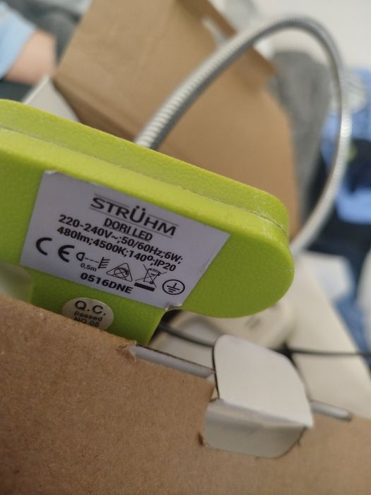 Lampka biurkowa z klipsem