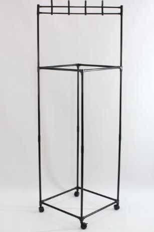 Напольная вешалка для одежды на колесиках