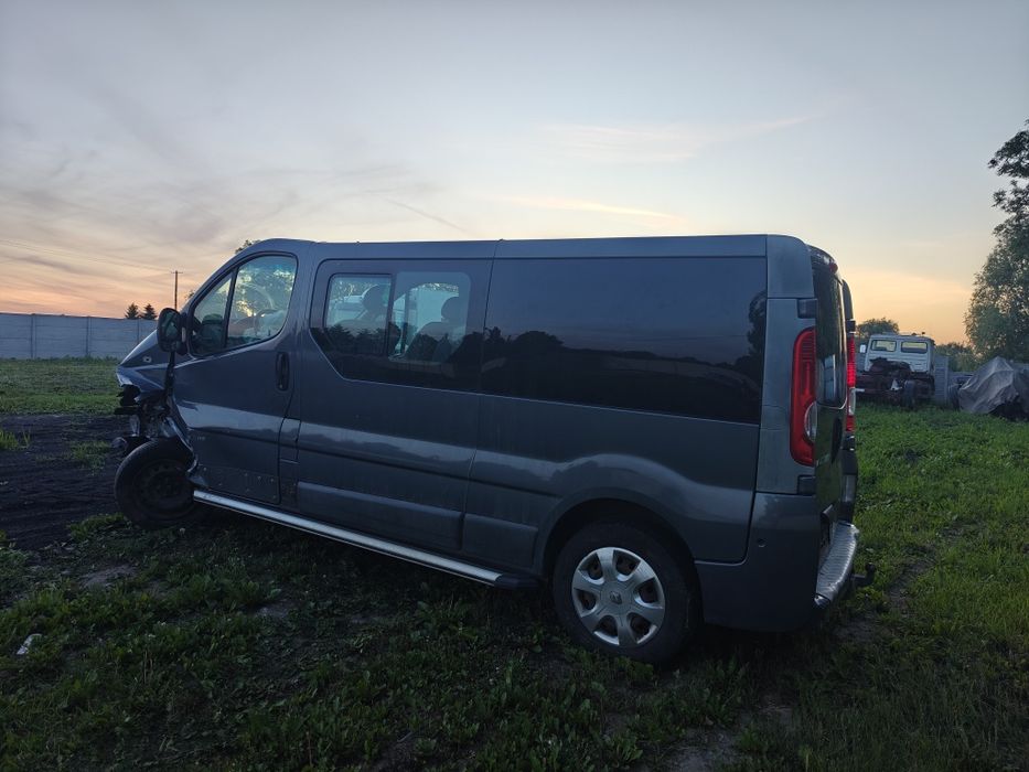 Renault Trafic 2.0dci 2011r