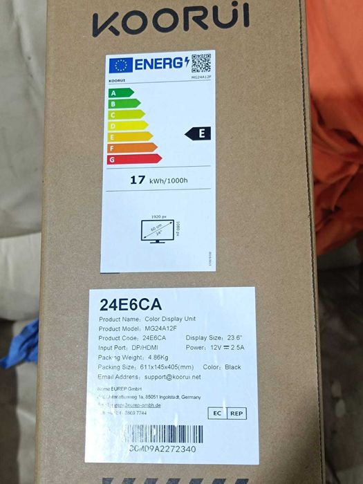 Monitor curvo KOORUI 24E6CA na Embalagem