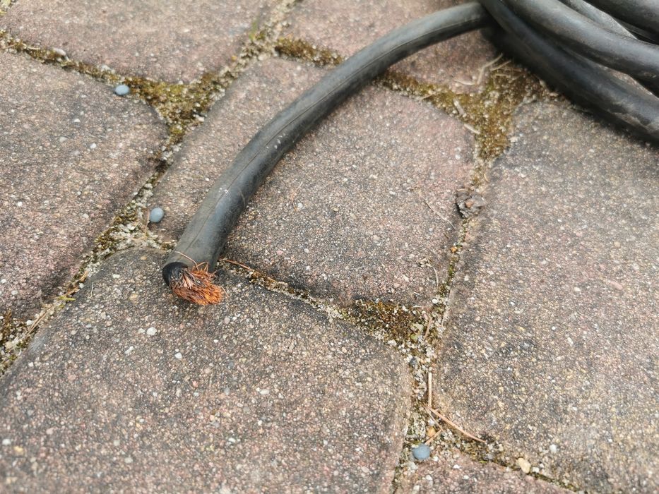 Kable przewody spawalnicze spawarką