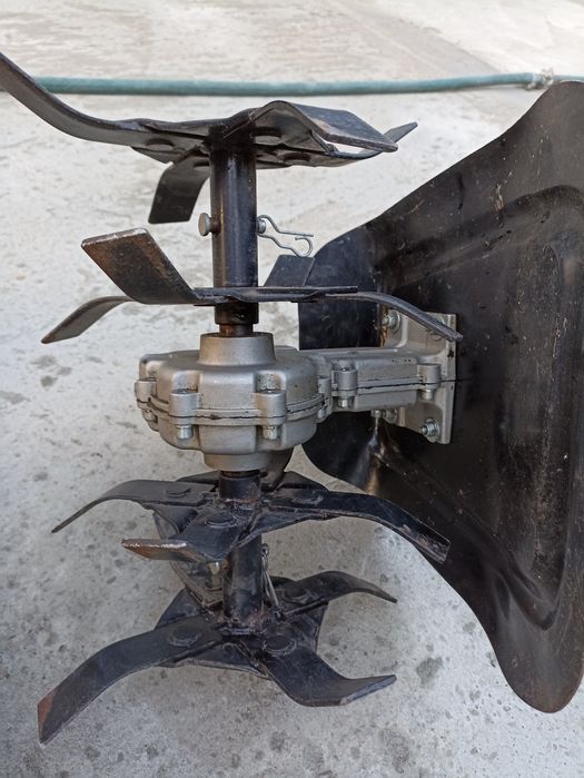 Продам насадку культиватор для мотокоси