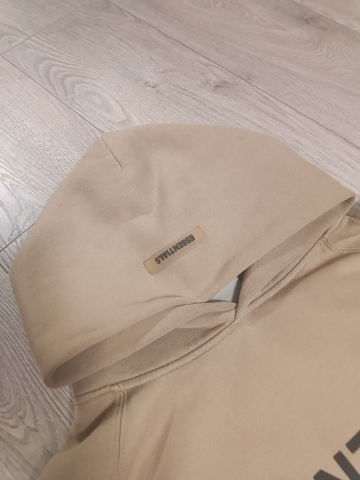 Худи Essentials.
