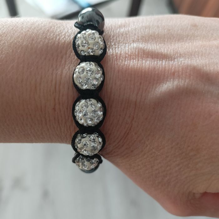 Bransoletka sznurkowa kule shamballa białe