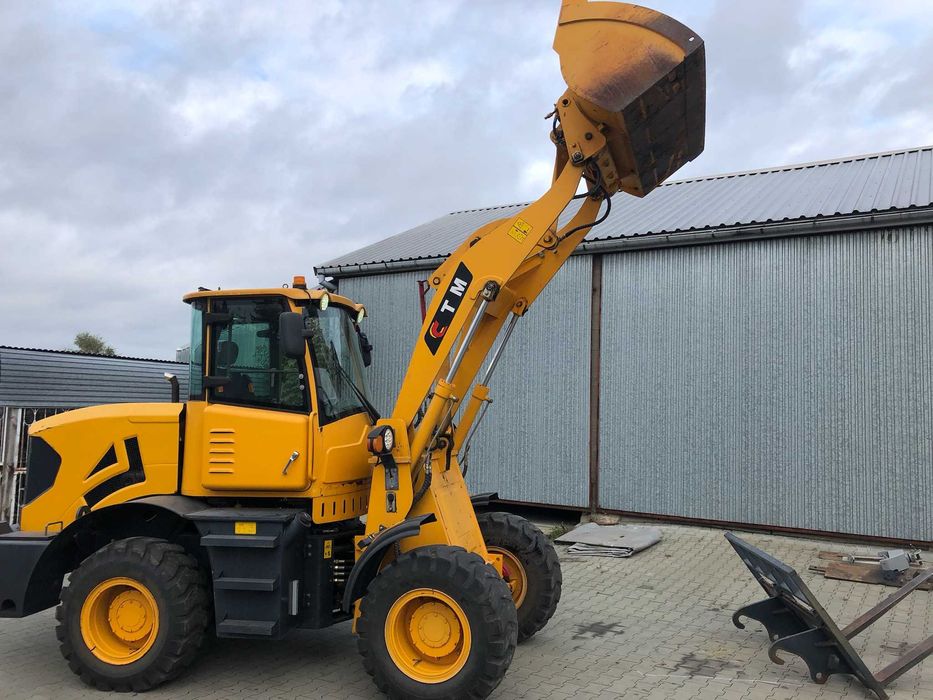 Ładowarka kołowa CTM 930 Silnik 106KM, Tylko 1225h