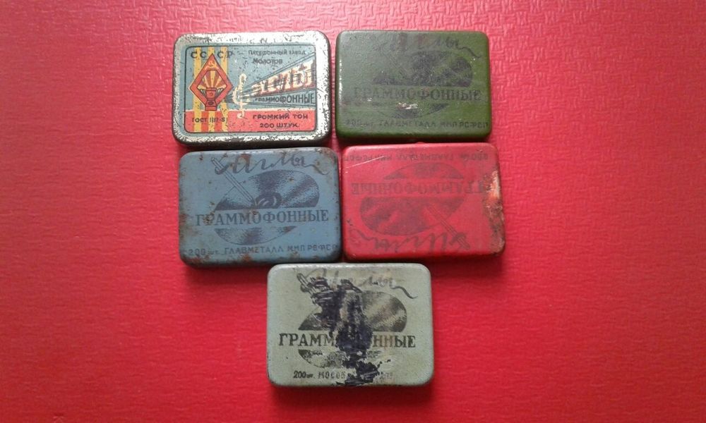 Иголки  патефоные  граммофоные.