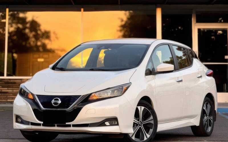 2022 Nissan LEAF SV