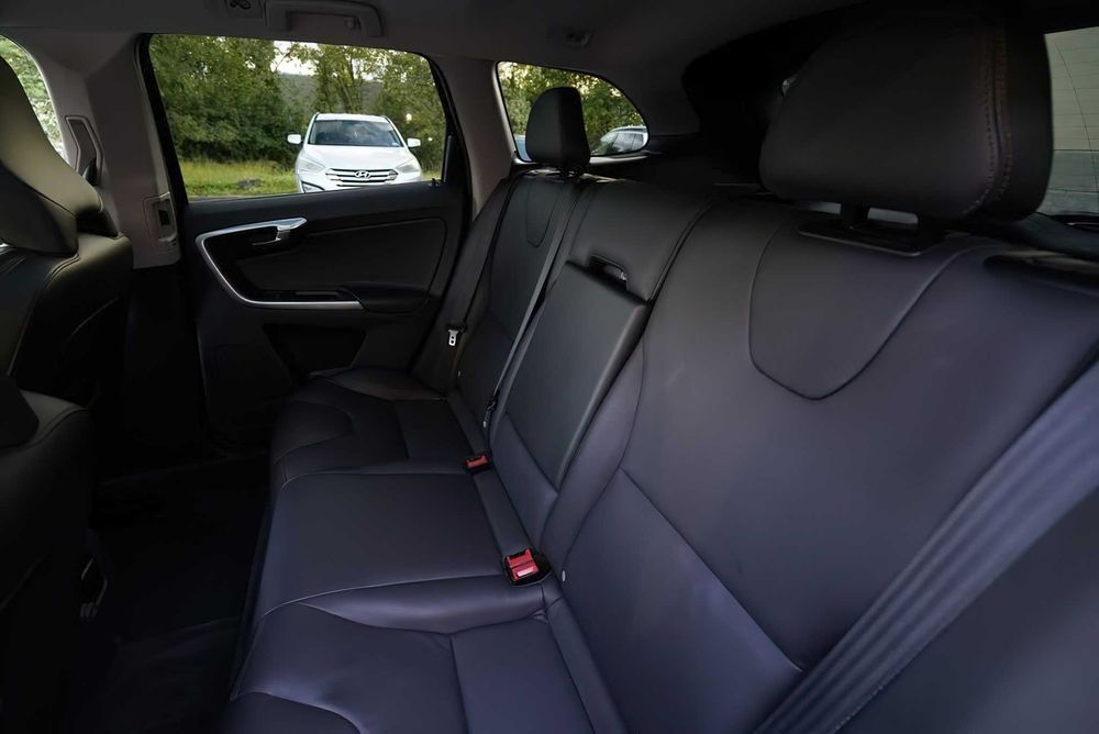 Volvo XC60      2016