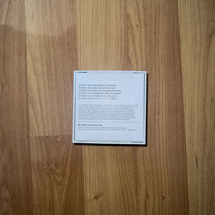 Apple AirPods 4 com Cancelamento Ativo de Ruído