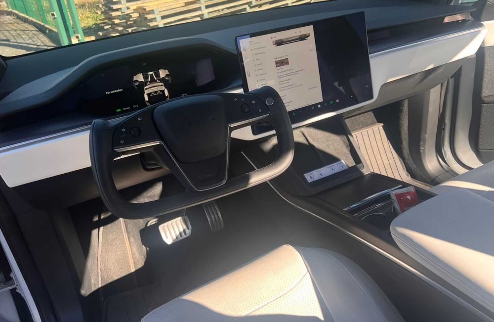Tesla Model X Plaid 2022