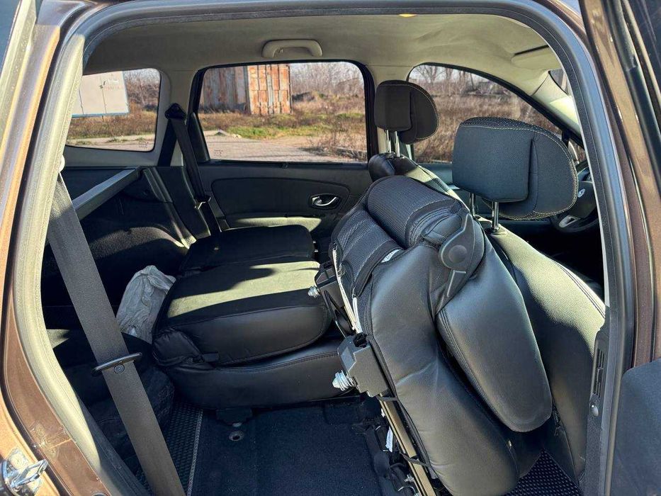 Renault Grand Scénic 3 2010 год 2.0 бензин