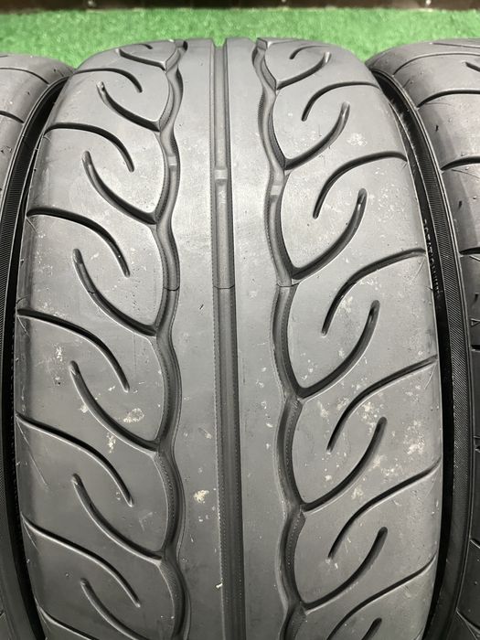 Opony 215/45 R17  Semi-slick Yokohama