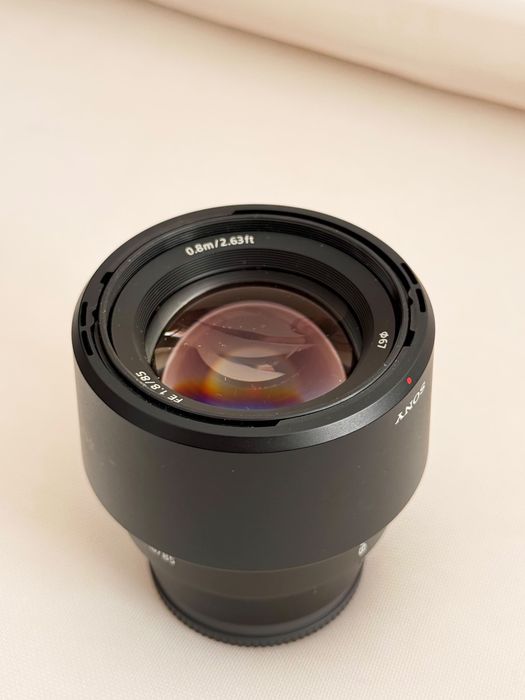 Sony FE 85mm f/1.8