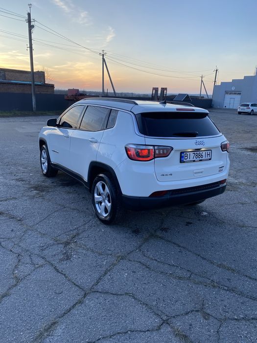 Продам власний автомобіль Jeep compas 2017