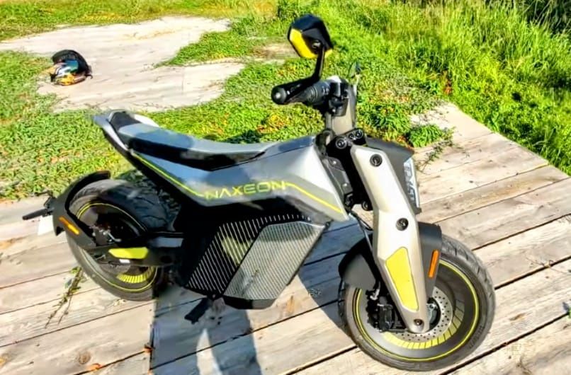 Moto elétrica NAXEON I AM PRO