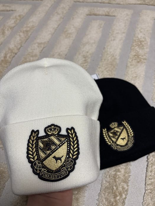 Шапка Victoria Secret