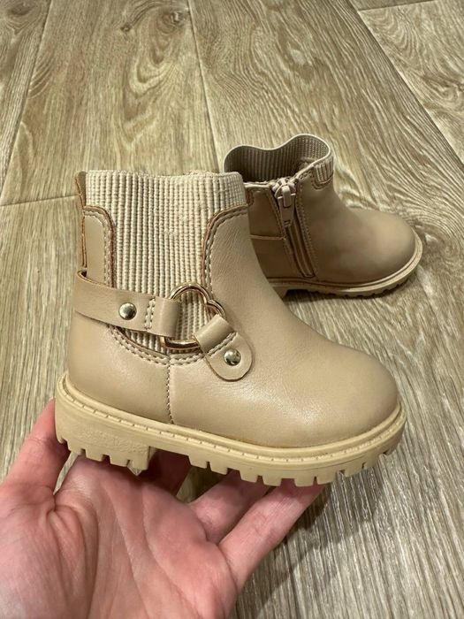 Черевички для дівчинки