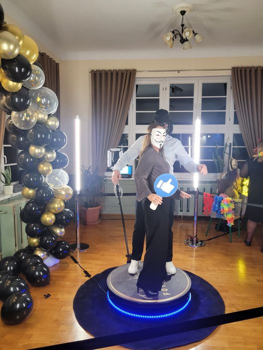 FOTOBUDKA360 | dzień kobiet | zabawa | konferencja | wesele | urodziny