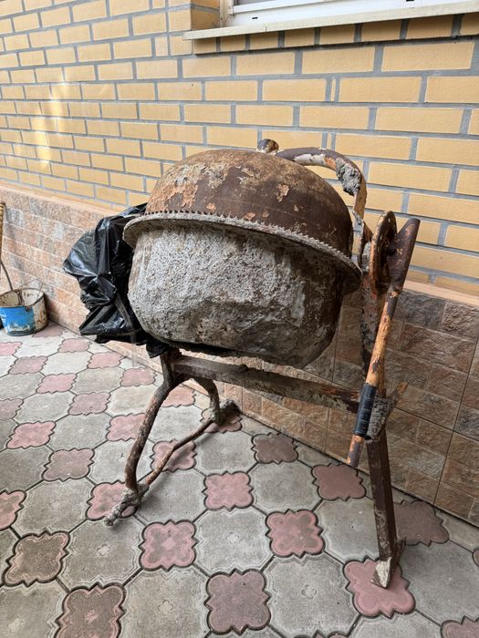 Рабочая бетономешалка