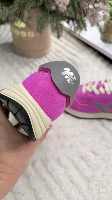 Неймовірні яскраві кросівки Steve Madden