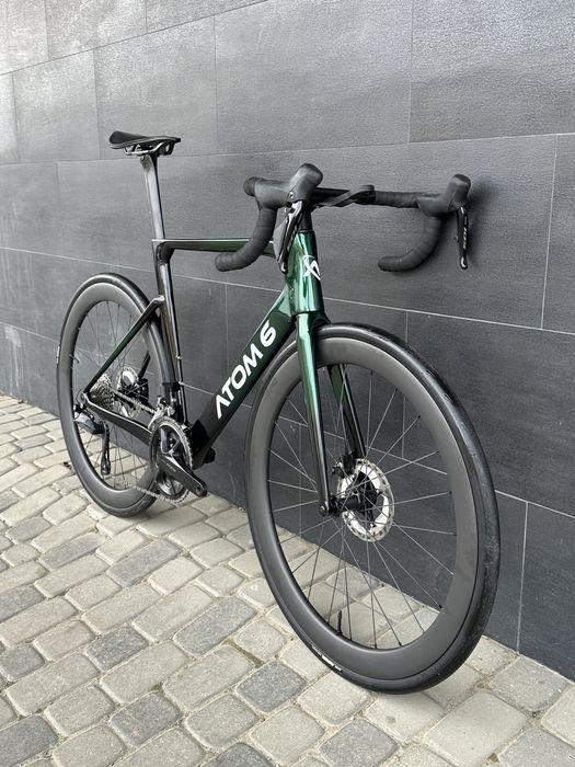 Топовий Бельгійський шосейник на 105 Di2 2/12 та карбон колесах