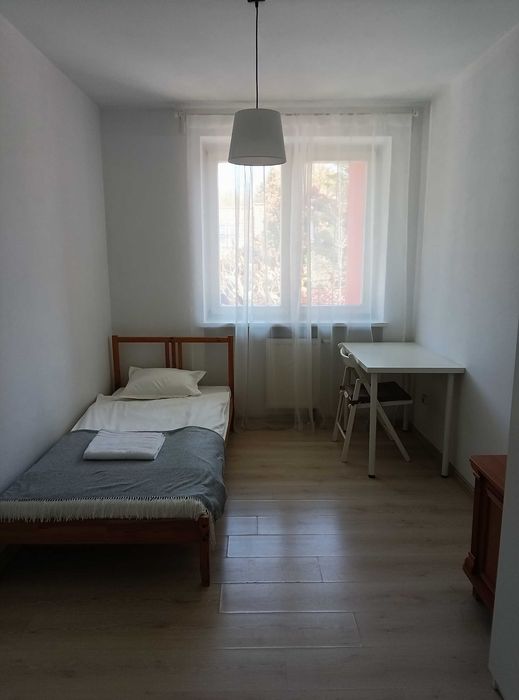 Pokój dla studentki jednoosobowy/ Bright single room for a student