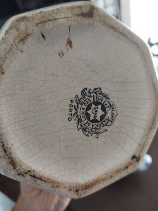 Jarro de louça das devezas