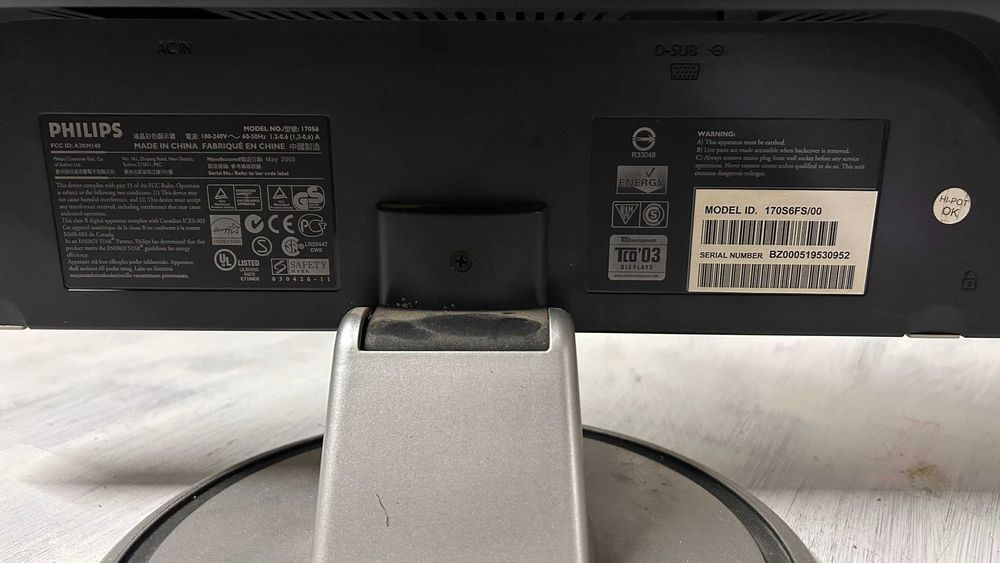 Monitor Philips 170S6FS – 17” LCD, 100% Funcional