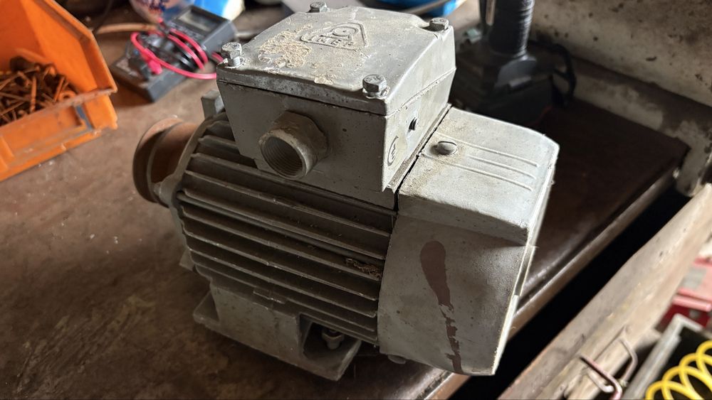 Silnik elektryczny 3-fazowy 0,37 kW 1370 obr