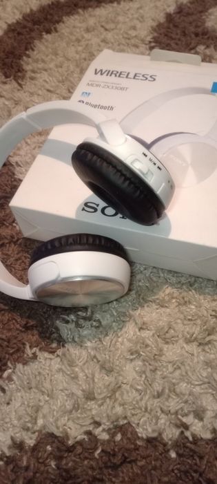Навушники Sony MDR-ZX330BT