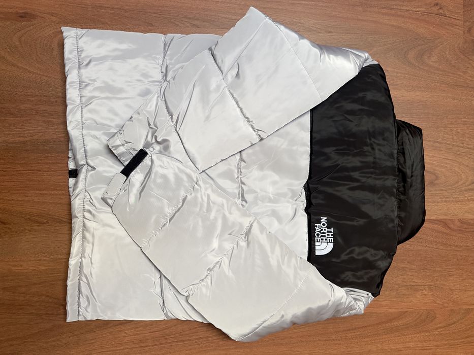The North Face 1996 Retro Nuptse 700 Puffer Jacket Cinza