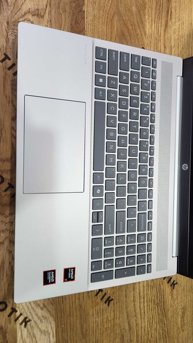 Ноутбук HP Pavilion 16 Ryzen 7-8840U / 16GB / 1TB SSD / FHD+ IPS Touch