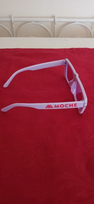Óculos de sol Moche, novos