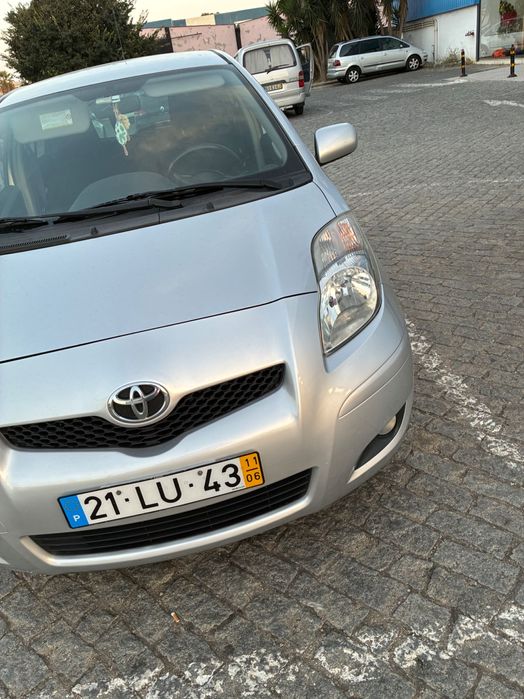 Vendo Toyota Yaris