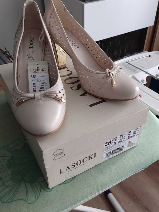 Czółenka damskie rozm.39 nowe Lasocki
