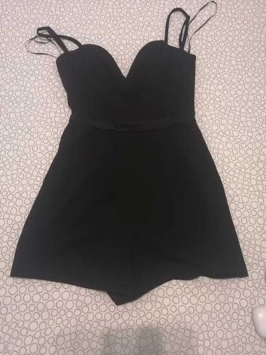 Macacão curto estilo calção lindíssimo preto tamanho XS