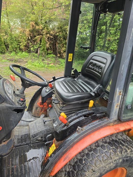 Trakoterek kubota b2530
