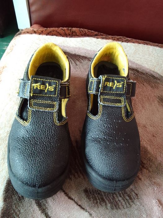 Buty robocze damskie rozmiar 39 z noskami ochronnymi