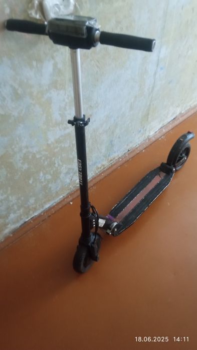 Електросамокат EASY TROTT