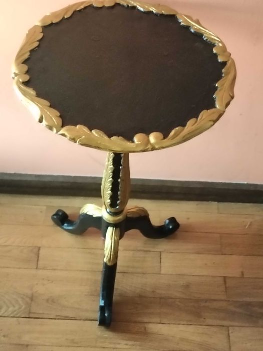 Mesa de apoio de pé de galo