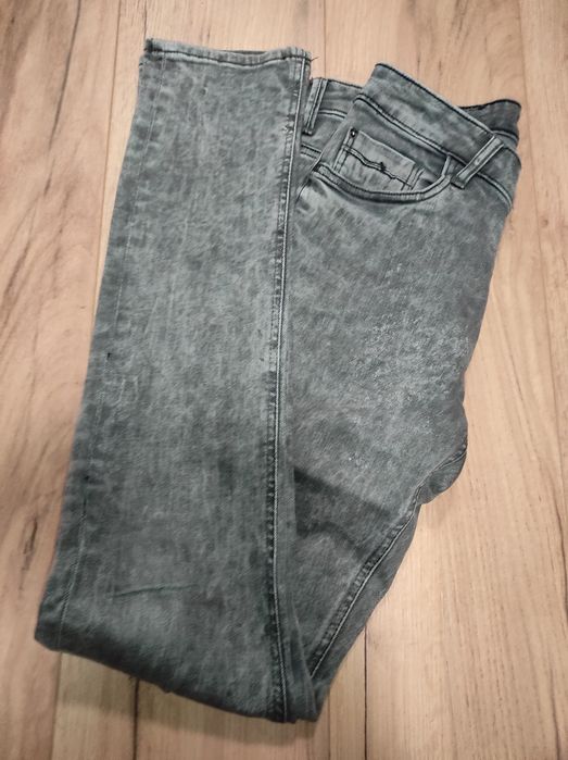 Spodnie męskie jeans Bershka 38