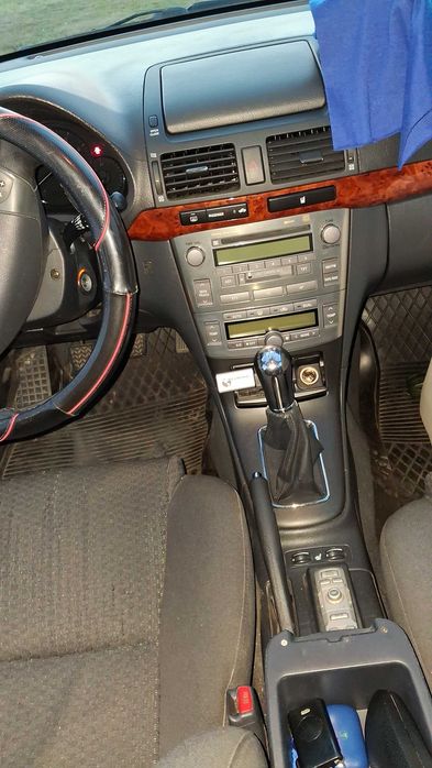 Toyota Avensis T25