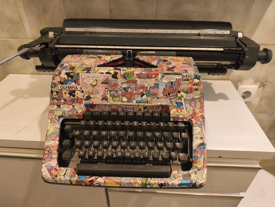 Maquina de escrever Olympia (com criatividade)