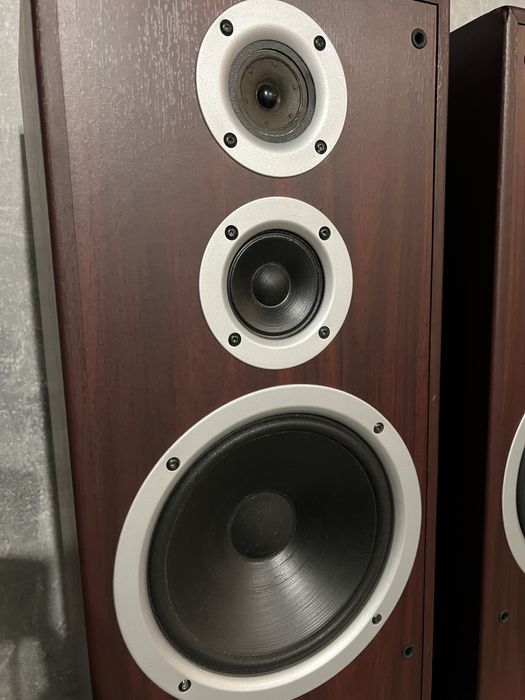 Kolumny glosnikowe Jamo studio 180